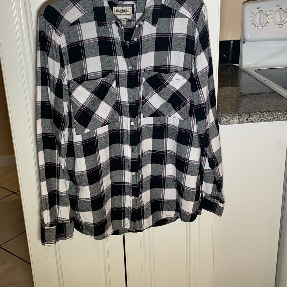 Express Boyfriend Plaid Flannel Shirt. Colors:  Black, Purple & White. Size M.